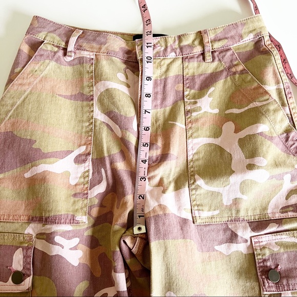 Hollister Ultra High-Rise Cargo Mom Jeans Pink Army Green Camo 9R 29 NWT - Picture 15 of 16